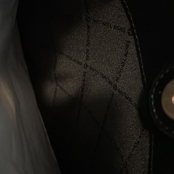 Michael Kors Trisha large triple gusset shoulder leather purse NWT - Picture 4 of 4